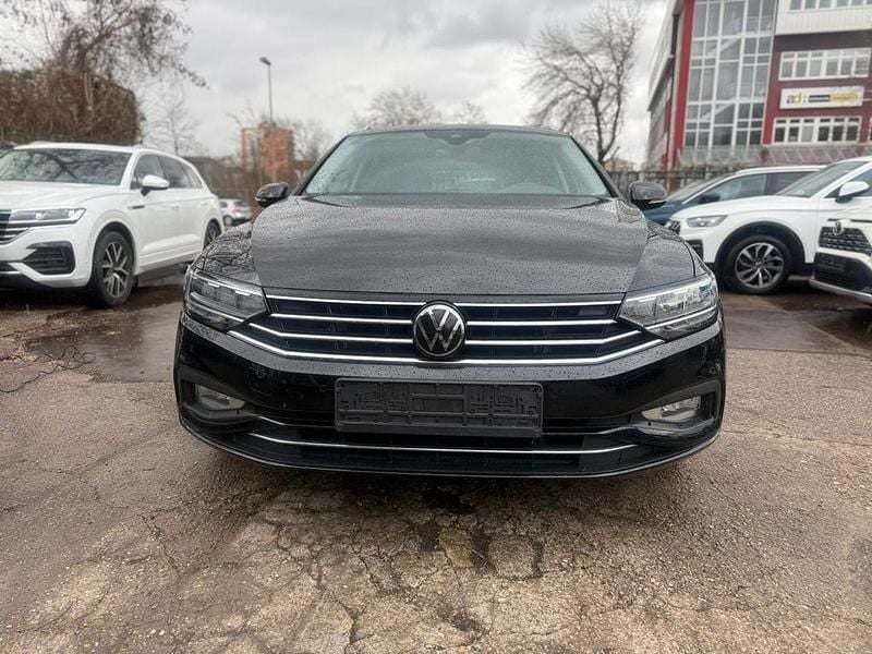 Gebraucht VW Passat Business 150 PS (110 kW) 2022 Schwarz Kombi