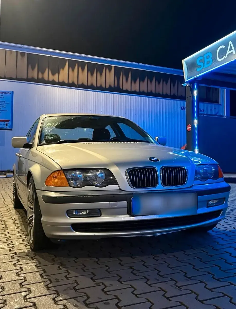 Gebraucht BMW 320 150 PS (110 kW) 1998 Silber Limousine