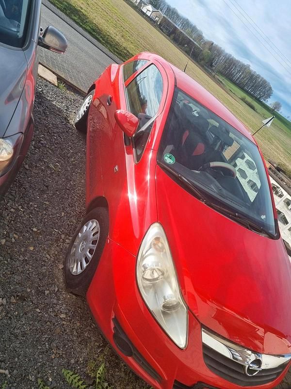 Gebraucht Opel Corsa 80 PS (58 kW) 2010 Rot Kleinwagen
