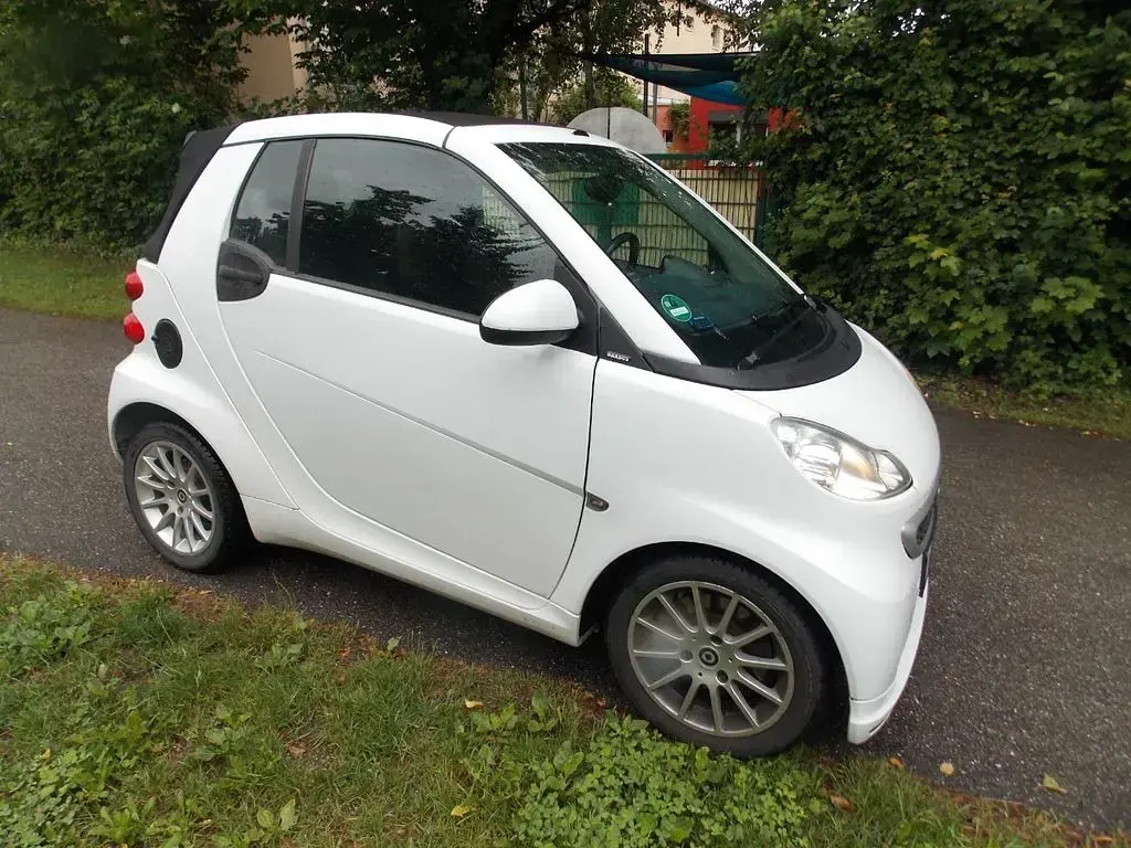 Gebraucht Smart ForTwo Cabrio 71 PS (52 kW) 2012 Weiß Cabrio