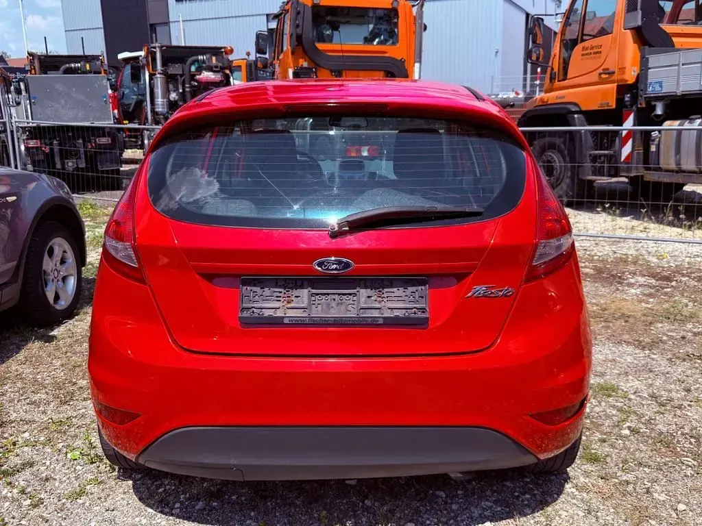 Gebraucht Ford Fiesta Trend 60 PS (44 kW) 2009 Rot Limousine