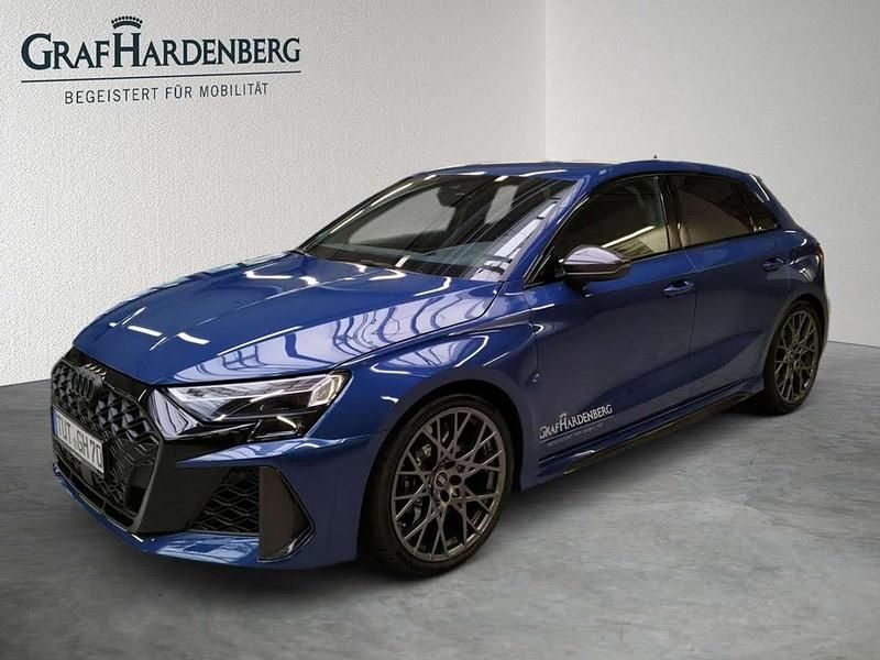 Ascariblau metallic Gebraucht 2025 Audi RS3 Sportback Ambiente Kleinwagen | 69.980 € (Fairer Preis) - Bild 1/4