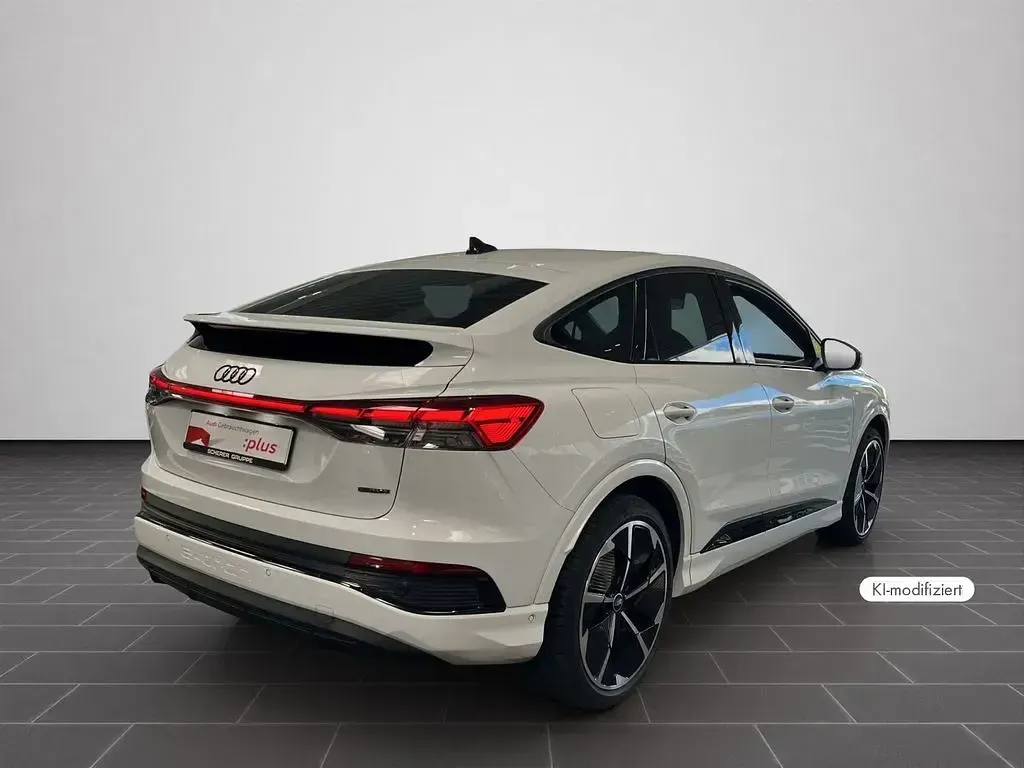 Gebraucht Audi Q4 Sportback e-tron Ambiente 219 kW (299 PS) 2023 Gletscherweiß metallic (metallic) SUV