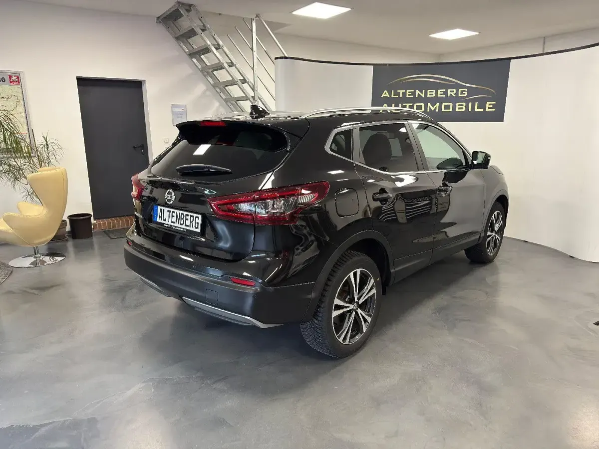 Gebraucht Nissan Qashqai 360º 158 PS (116 kW) 2021 Schwarz SUV