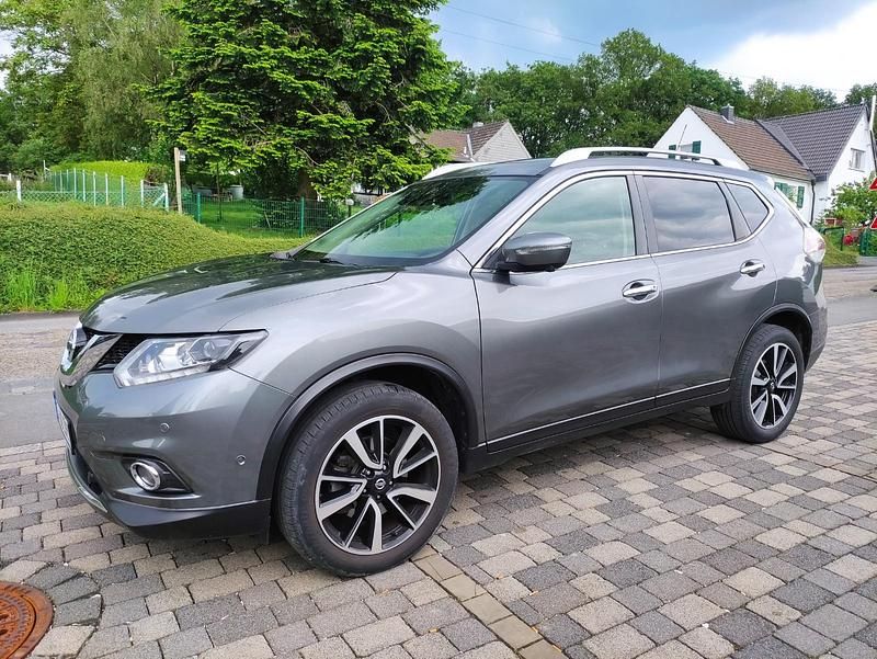 Grau Gebraucht 2017 Nissan X-Trail SUV | 16.995 € (Guter Preis) - Bild 1/4