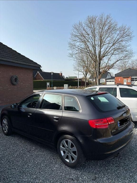 Gebraucht Audi A3 Attraction 125 PS (91 kW) 2012 Grau Kleinwagen