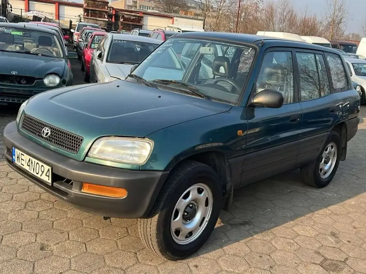 Gebraucht Toyota RAV4 150 PS (110 kW) 2001 Silver metallic / silver ash SUV