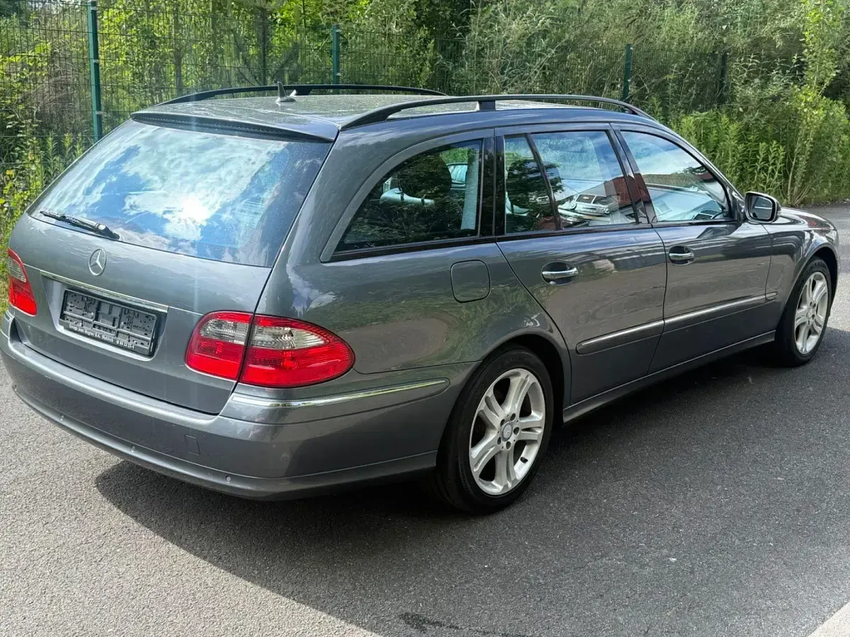Gebraucht Mercedes E320 224 PS (164 kW) 2007 Grau Kombi