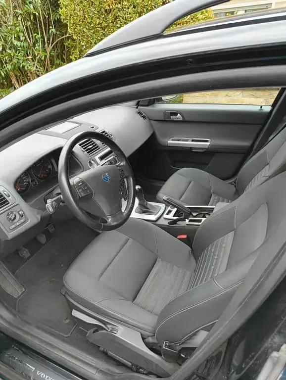 Gebraucht Volvo V50 114 PS (83 kW) 2010 Schwarz Kombi