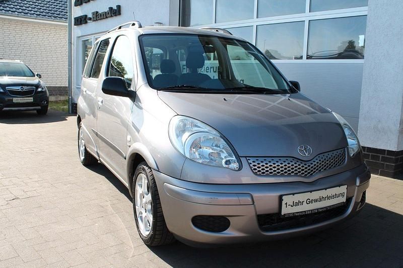 Gebraucht Toyota Yaris Sol 84 PS (61 kW) 2004 Grey metallic Kombi