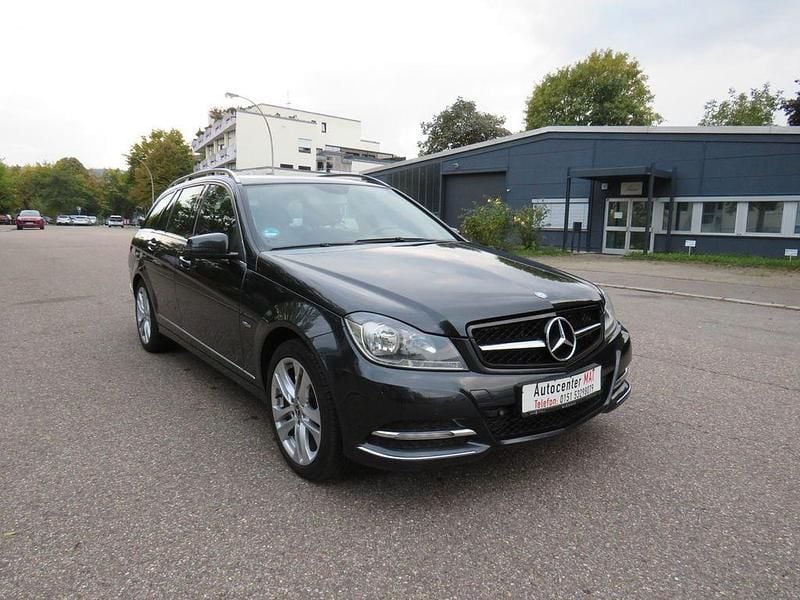 Gebraucht Mercedes C200 184 PS (135 kW) 2011 Schwarz Limousine