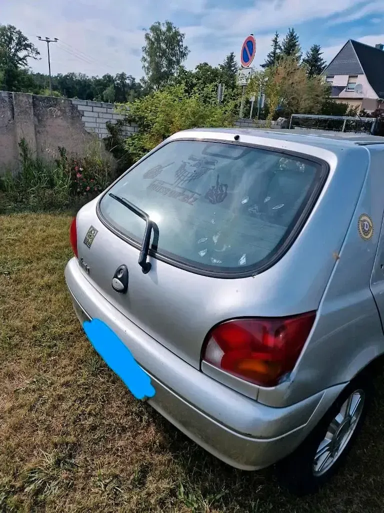 Gebraucht Ford Fiesta 55 PS (40 kW) 2001 Silber Kleinwagen