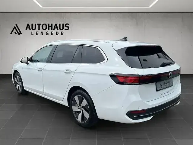 Gebraucht VW Passat Business 150 PS (110 kW) 2025 Weiß Kombi