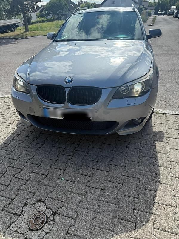 Grau Gebraucht 2006 BMW 530 Kombi | 4.150 € (Fairer Preis) - Bild 1/4