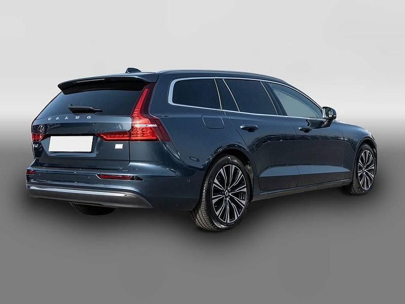 Gebraucht Volvo V60 Plus 253 PS (186 kW) 2022 Blau Kombi