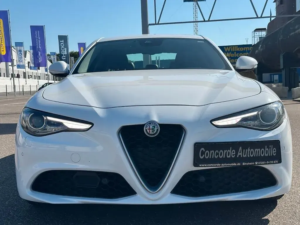 Gebraucht Alfa Romeo Giulia Super 179 PS (131 kW) 2017 Weiß Limousine