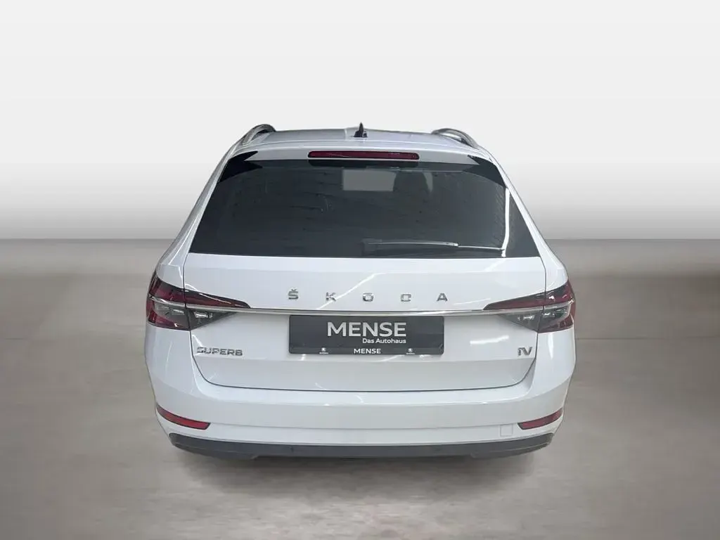 Gebraucht Skoda Superb Style 218 PS (160 kW) 2022 Moonweiß perleffekt Kombi