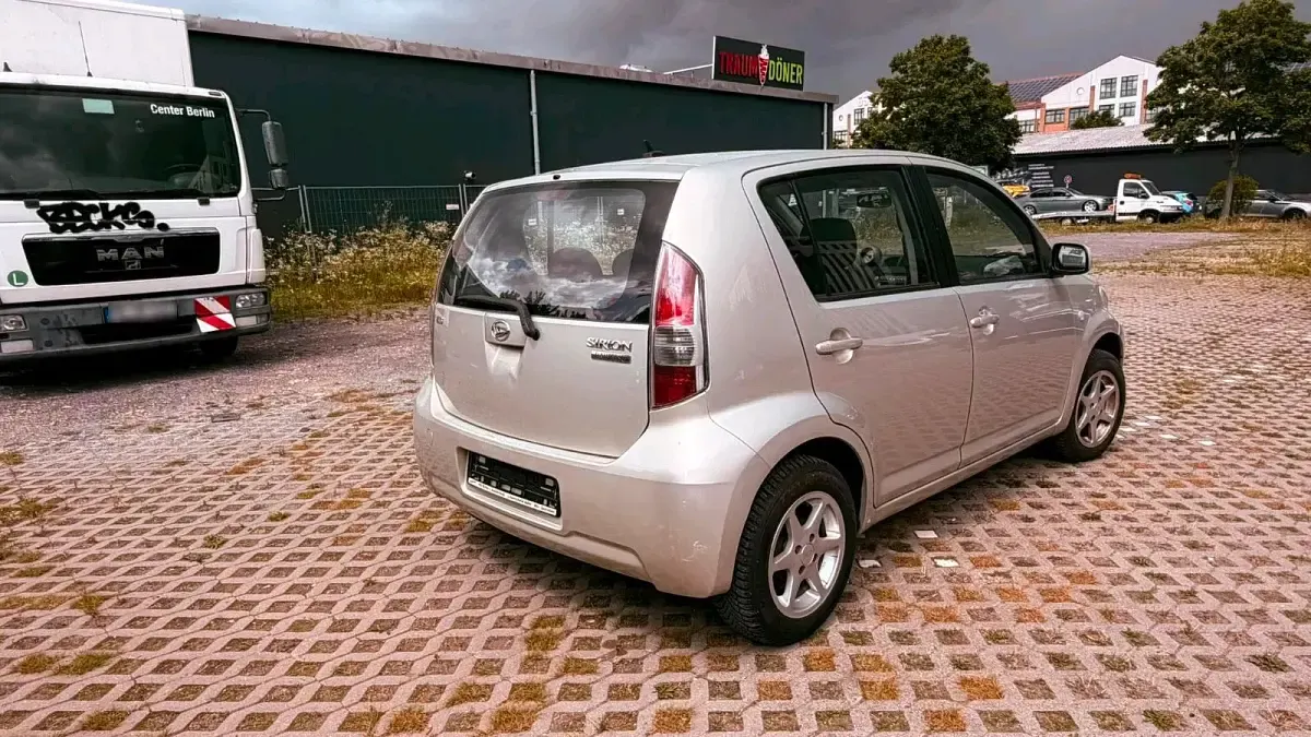 Gebraucht Daihatsu Sirion 91 PS (66 kW) 2007 Gelb Kleinwagen