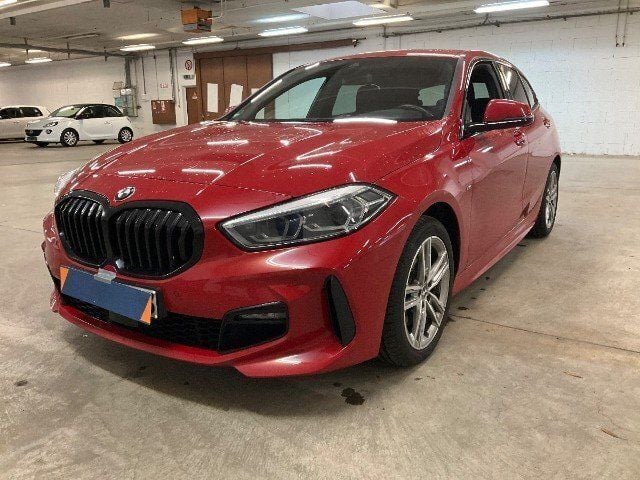 Gebraucht BMW 118 M Sport 150 PS (110 kW) 2021 Rot metallic Kleinwagen