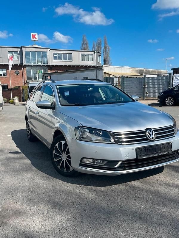 Second-hand VW Passat 140 CP (102 kW) 2012 Gri Break