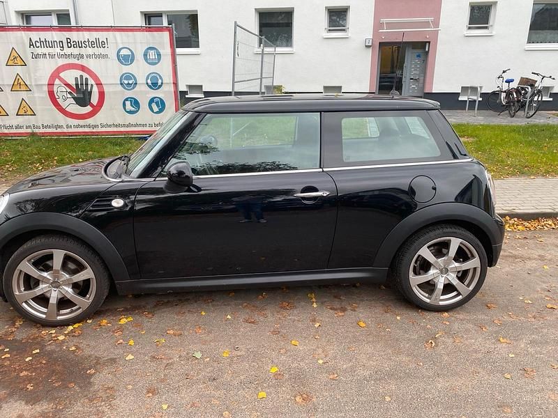 Schwarz Gebraucht 2012 Mini ONE Kleinwagen | 7.250 € (Teuer) - Bild 1/4