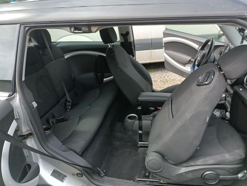 Grau Gebraucht 2008 Mini Cooper D Clubman Kombi | 2.500 € (Fairer Preis) - Bild 1/4