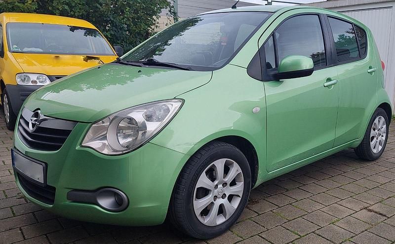 Grün Gebraucht 2008 Opel Agila Edition Kleinwagen | 999 € - Bild 1/4