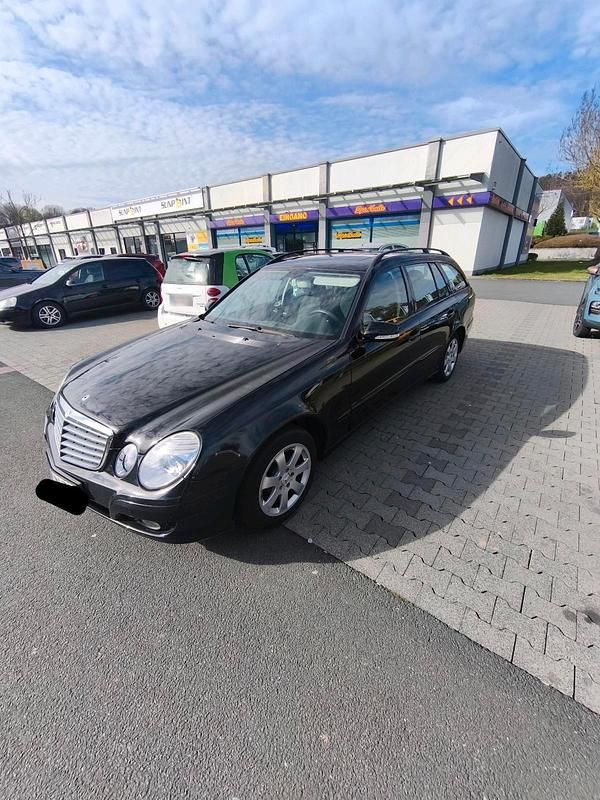 Gebraucht Mercedes E200 184 PS (135 kW) 2008 Schwarz Kombi