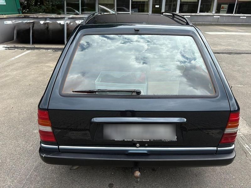 Gebraucht Mercedes E320 220 PS (161 kW) 1995 Blau Kombi