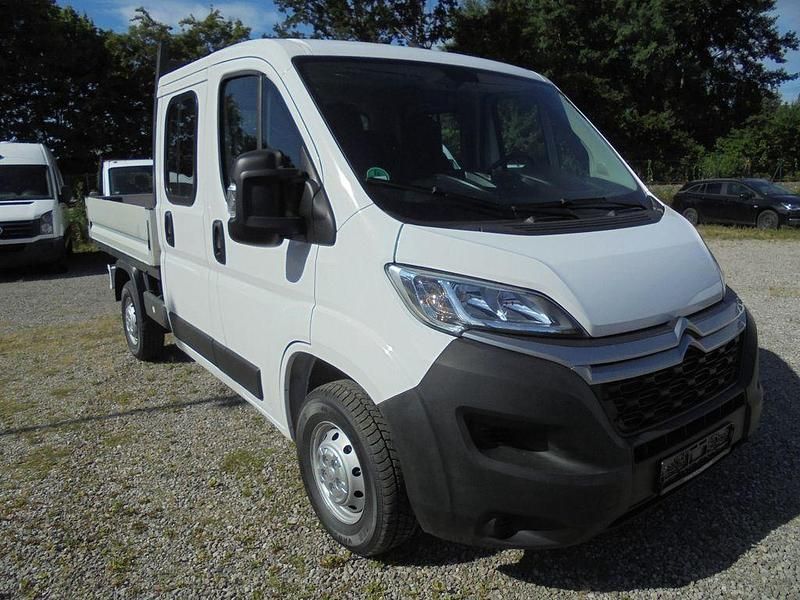 Weiß Gebraucht 2023 Citroën Jumper Van / Kleinbus | 23.681 € (Guter Preis) - Bild 1/4