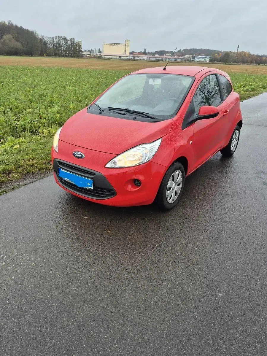 Używany Ford Ka Ambiente 69 KM (50 kW) 2014 Czerwony Hatchback
