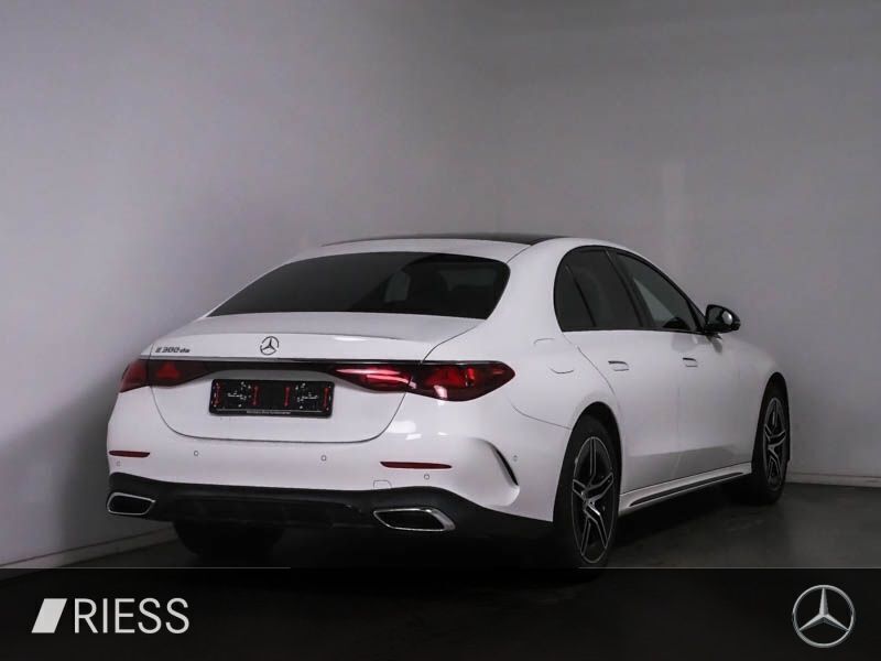 Gebraucht Mercedes E300 AMG 313 PS (230 kW) 2024 Unilack polarweiß Limousine