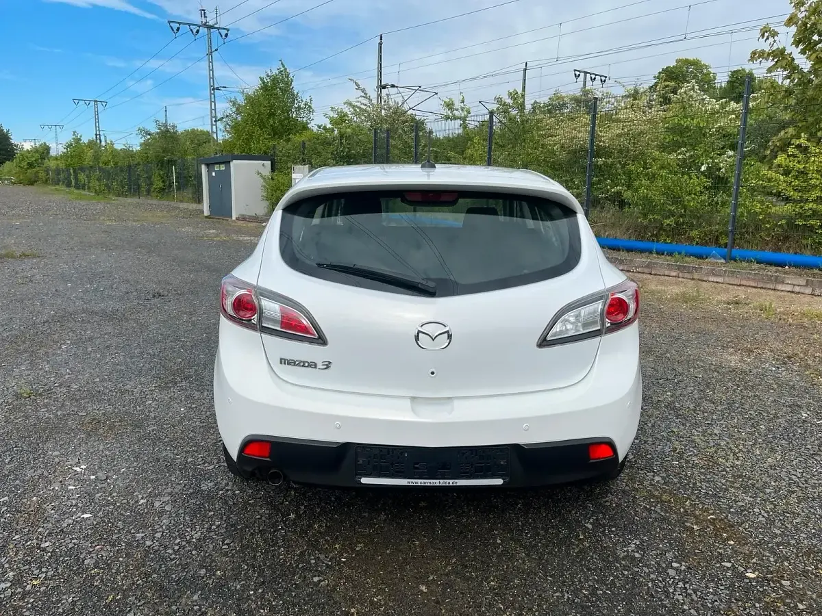 Gebraucht Mazda 3 105 PS (77 kW) 2010 Weiß Limousine