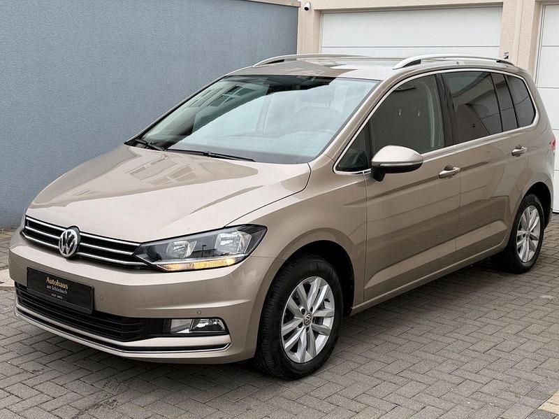 Gebraucht VW Touran Highline 116 PS (85 kW) 2017 Beige Van / Kleinbus
