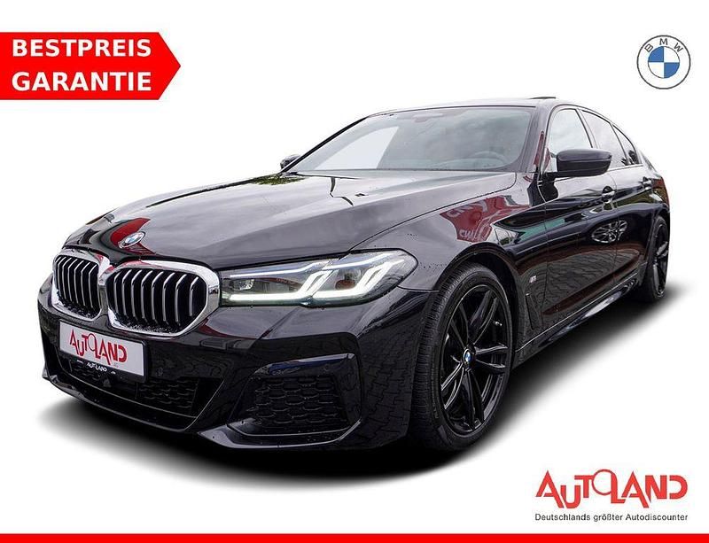 Saphirschwarzmet. Gebraucht 2023 BMW 520 M Sport Limousine | 43.890 € (Teuer) - Bild 1/4