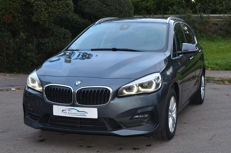 Grau Gebraucht 2020 BMW 218 Advantage Kombi | 16.666 € (Fairer Preis) - Bild 1/4