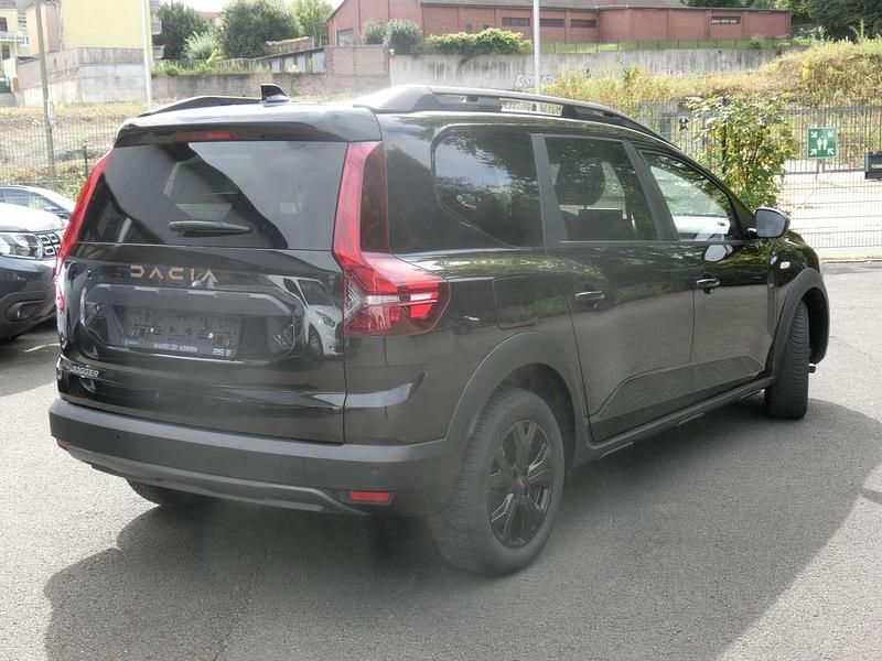 Gebraucht Dacia Jogger Extreme 91 PS (66 kW) 2024 Schwarz  metallic Van / Kleinbus