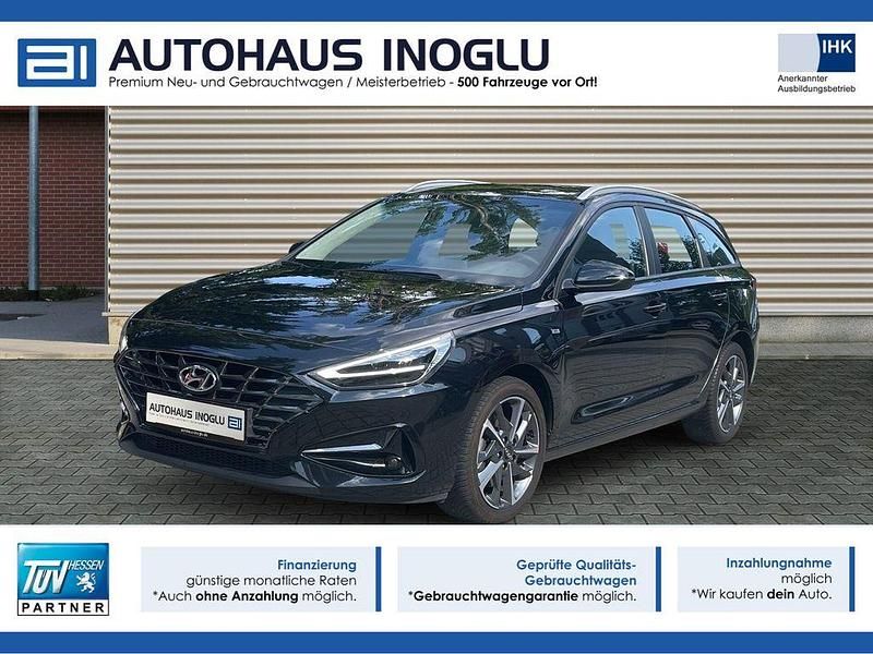 Schwarz phantom black / mic (metallic) Gebraucht 2023 Hyundai i30 Kombi | 17.682 € (Fairer Preis) - Bild 1/4