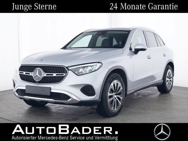 922 hightechsilber Gebraucht 2023 Mercedes GLC220 Advanced Plus SUV | 49.965 € (Superpreis) - Bild 1/4