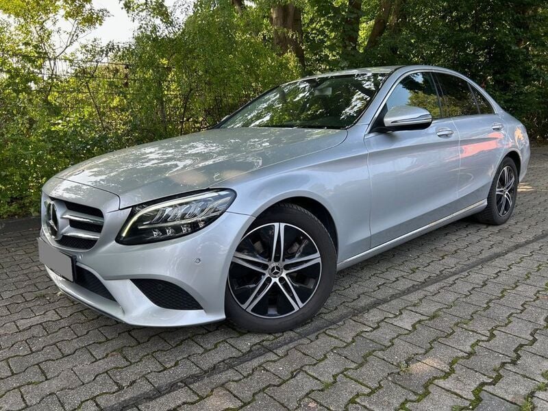 Silber Gebraucht 2020 Mercedes C180 Avantgarde Limousine | 21.200 € (Superpreis) - Bild 1/4