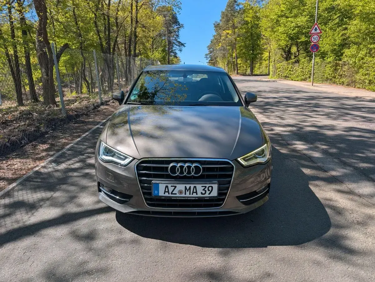 Gebraucht Audi A3 Ambition 122 PS (89 kW) 2014 Gold Limousine