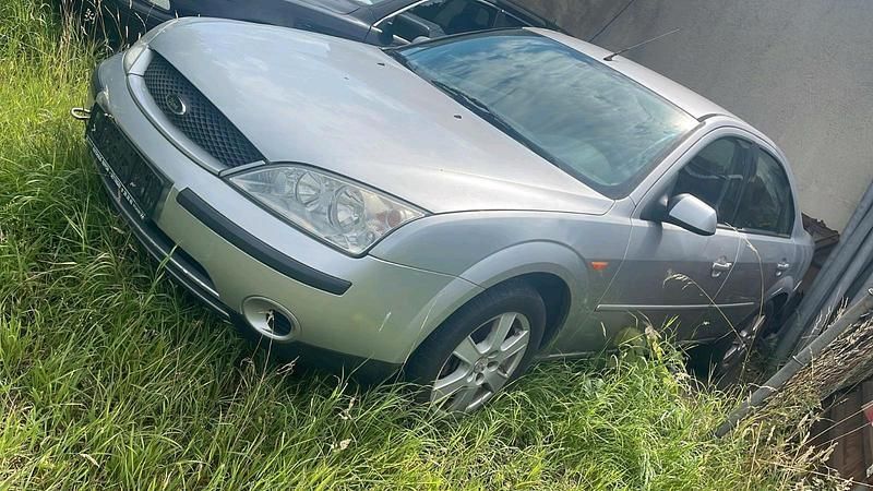 Silber Gebraucht 2001 Ford Mondeo Limousine | 499 € (Superpreis) - Bild 1/4