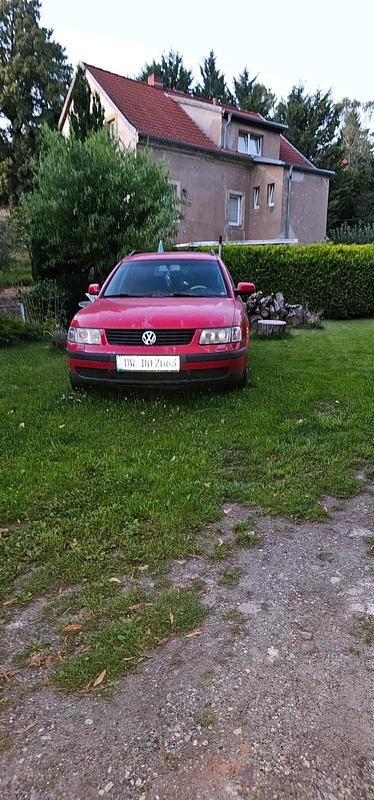 Rot Gebraucht 1999 VW Passat Kombi | 333 € (Superpreis) - Bild 1/4