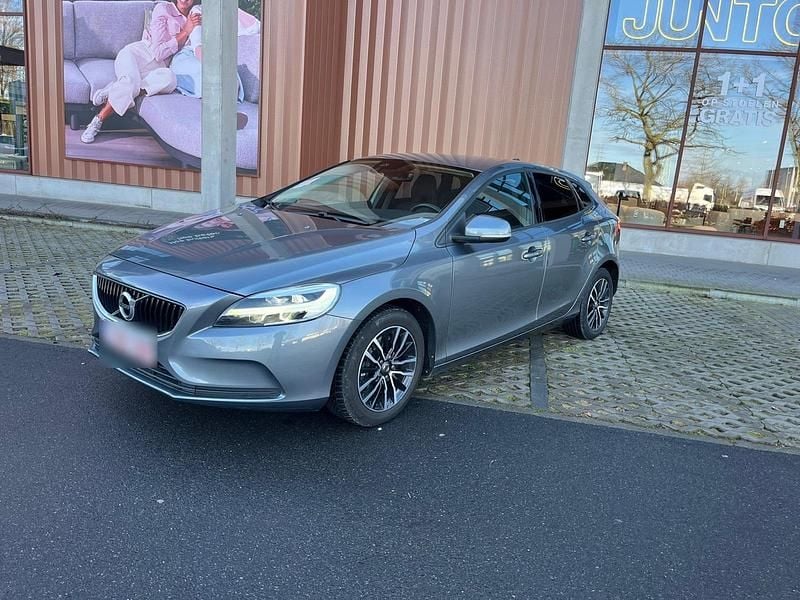 Second-hand Volvo V40 120 CP (88 kW) 2019 Gri Berlinǎ