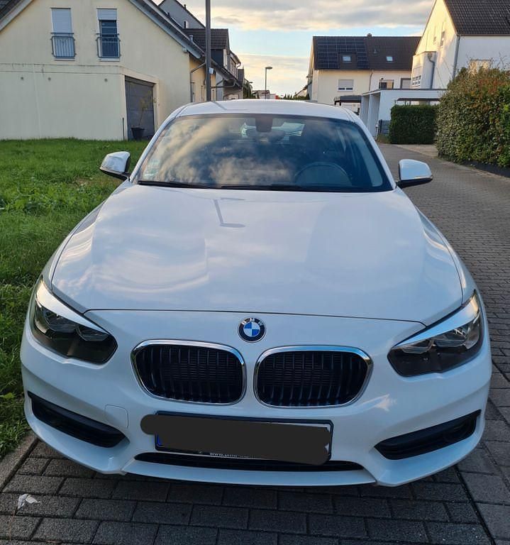 Weiß Gebraucht 2015 BMW 116 Advantage Kleinwagen | 12.750 € (Fairer Preis) - Bild 1/4