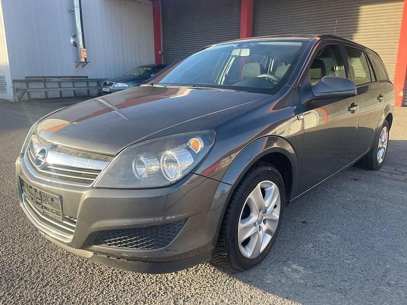 Gebraucht Opel Astra 116 PS (85 kW) 2012 Grau Kombi