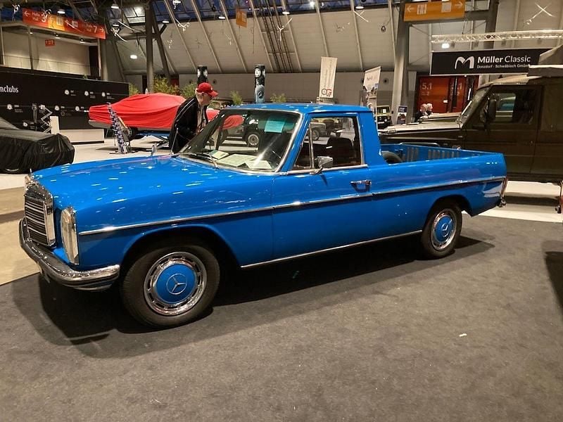 Blau Gebraucht 1973 Mercedes 220 Abholung | 39.900 € - Bild 1/4