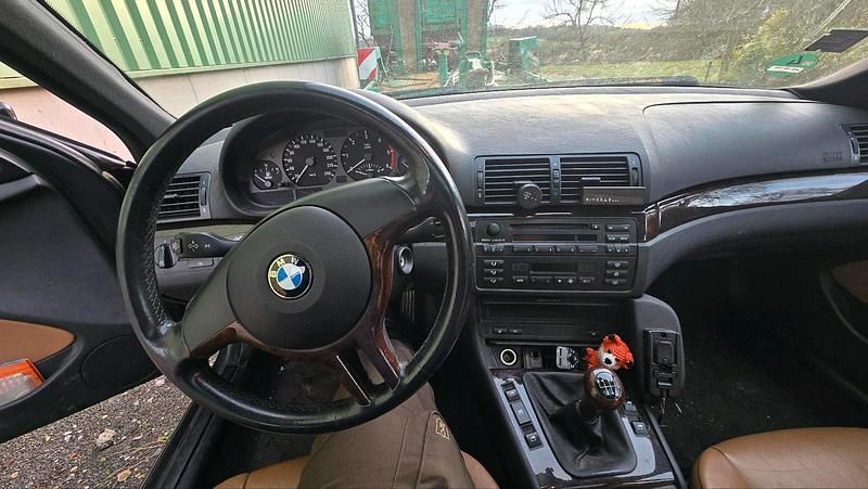 Gebraucht BMW 318 110 PS (80 kW) 2002 Schwarz Kombi