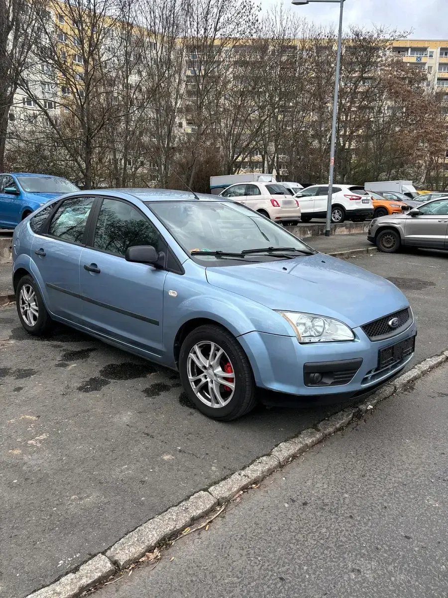 Second-hand Ford Focus 80 CP (58 kW) 2006 Albastru Berlinǎ