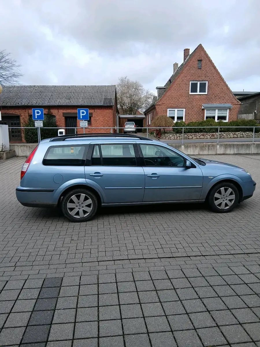 Gebraucht Ford Mondeo 125 PS (91 kW) 2005 Blau Kombi